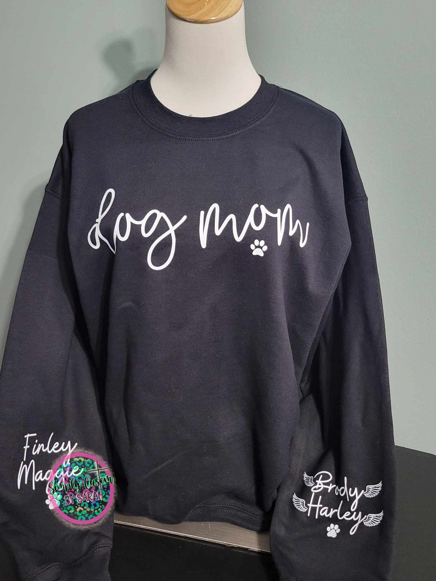 CUSTOM Dog Mom with Names on the Sleeves *NEW!*