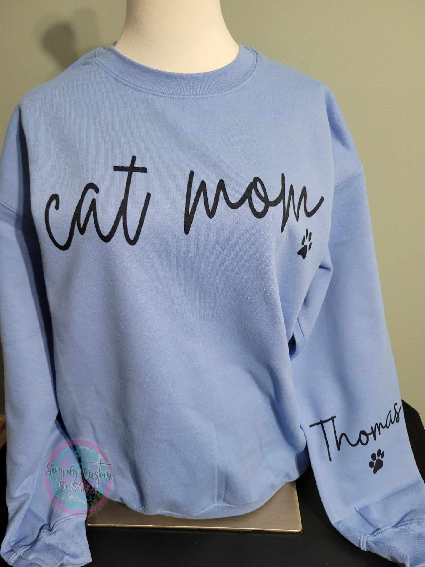 Cat Mom with Names on the Sleeves *NEW*